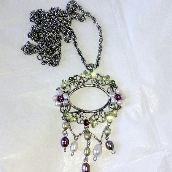 ART NOUVEAU STYLE PENDANT, GENUINE PEARLS & ENAMEL - 30" ROPE CHAIN - Picture 7 of 8
